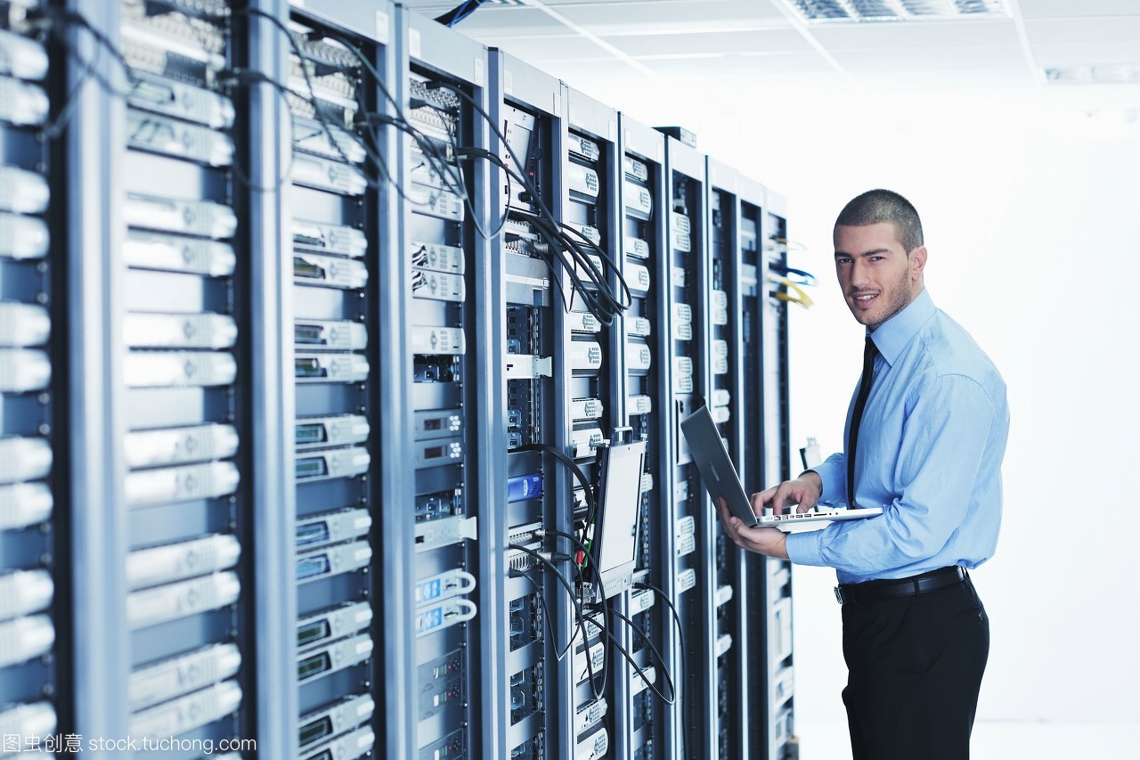 科技浪潮中的新工匠 當年輕工程師遇見服務(wù)器機房