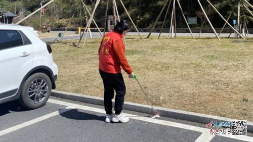 萍鄉市市政設施維修管理處開展環保志愿服務活動